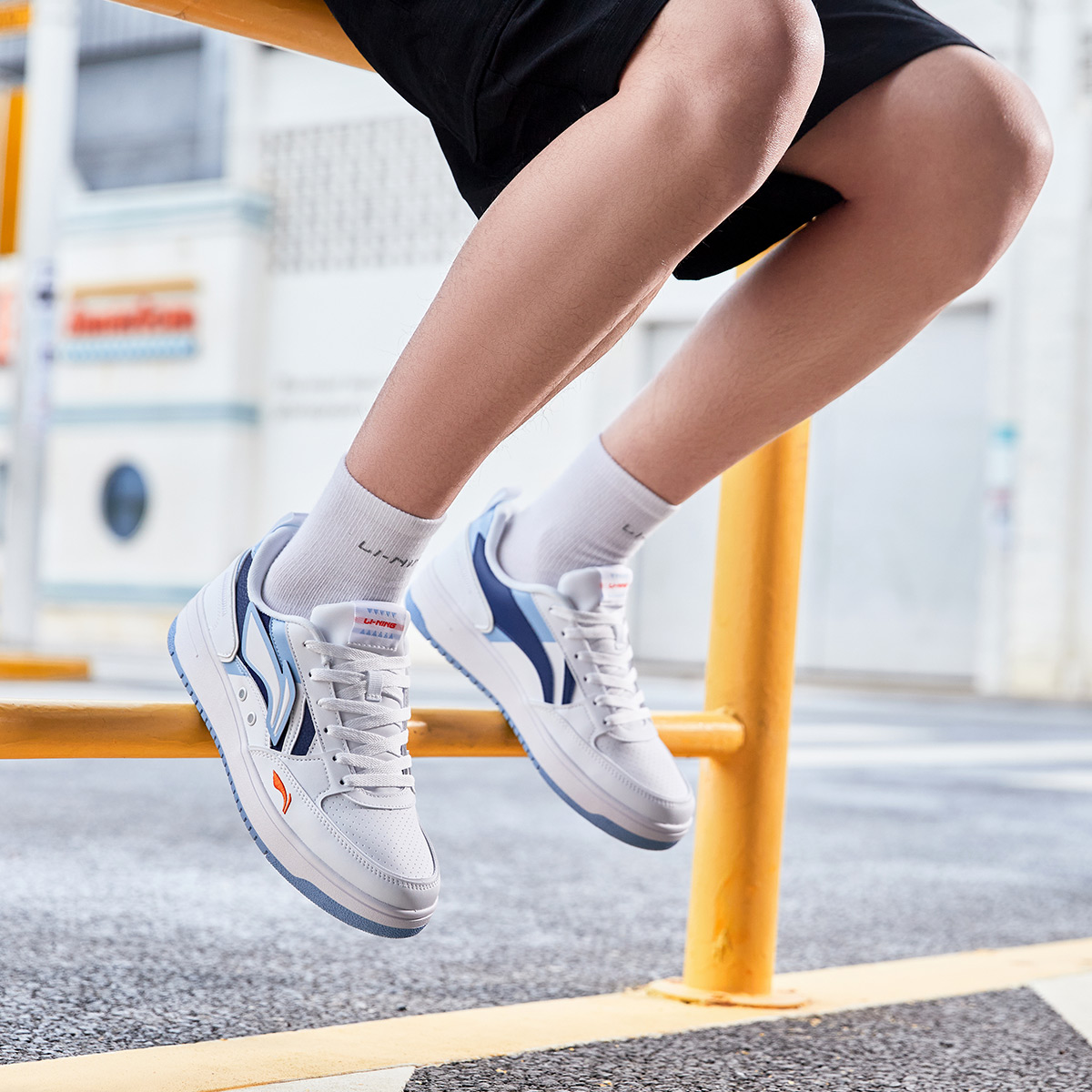 Li-Ning Haichuan White/New Aurora Blue - вид спереди