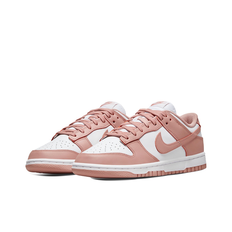 Nike Dunk "Rose Whisper" - вид спереди