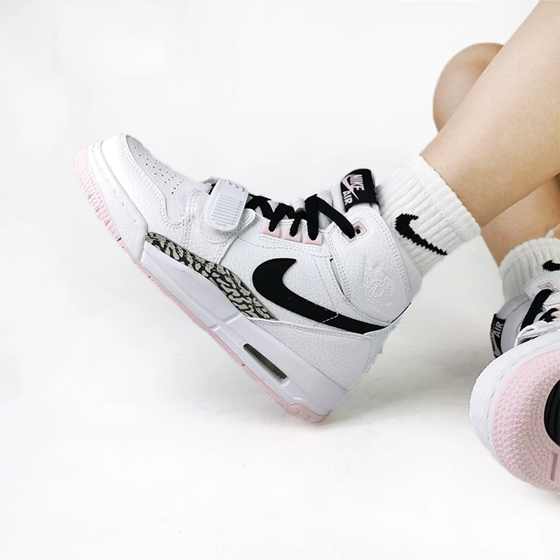 Jordan Legacy 312 GS "White Black Pink Foam" - вид спереди