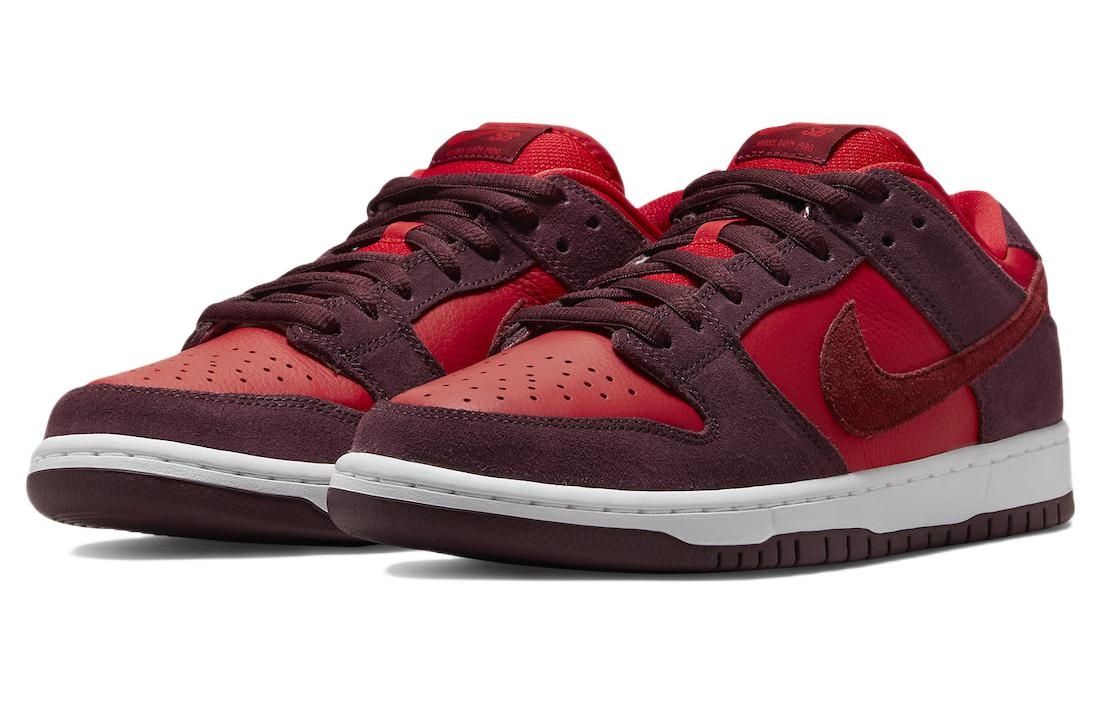 Nike Dunk SB Pro "cherry" - вид спереди
