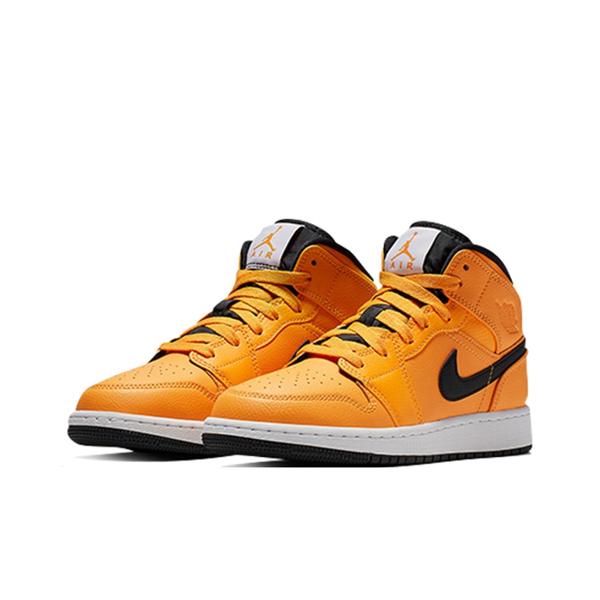 Jordan Air Jordan 1 Mid GS University Gold - вид спереди