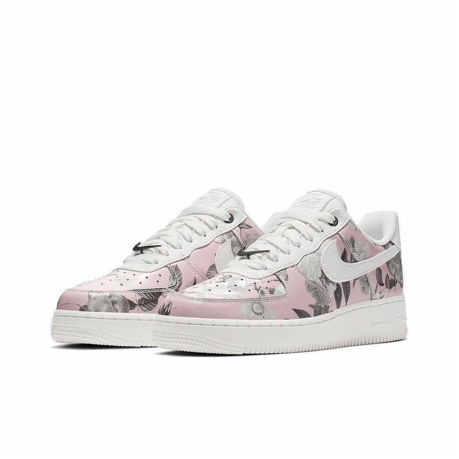 Nike AIR FORCE 1 '07 LXX "FLORAL ROSE" - вид спереди