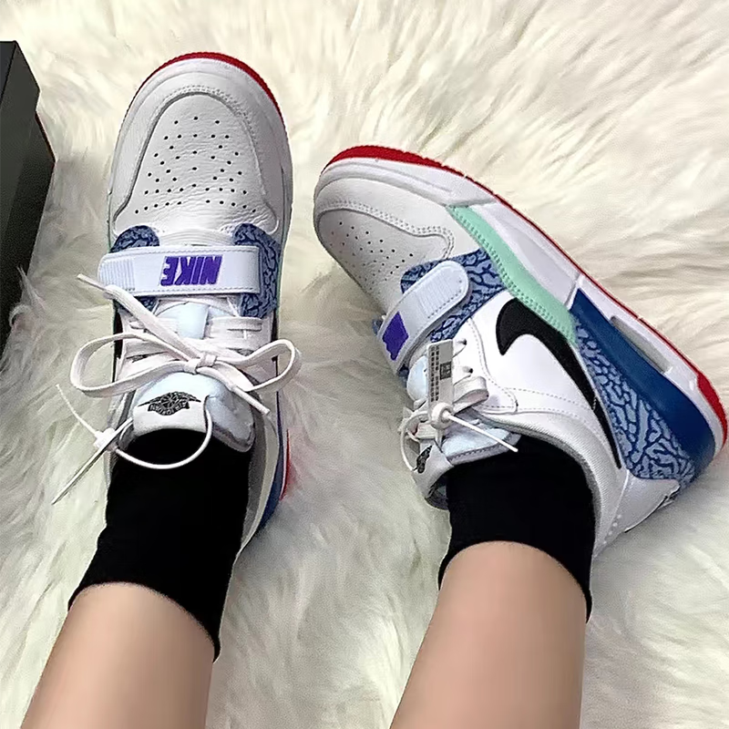 Jordan Legacy 312 Low "Easter" - вид с внутренней стороны