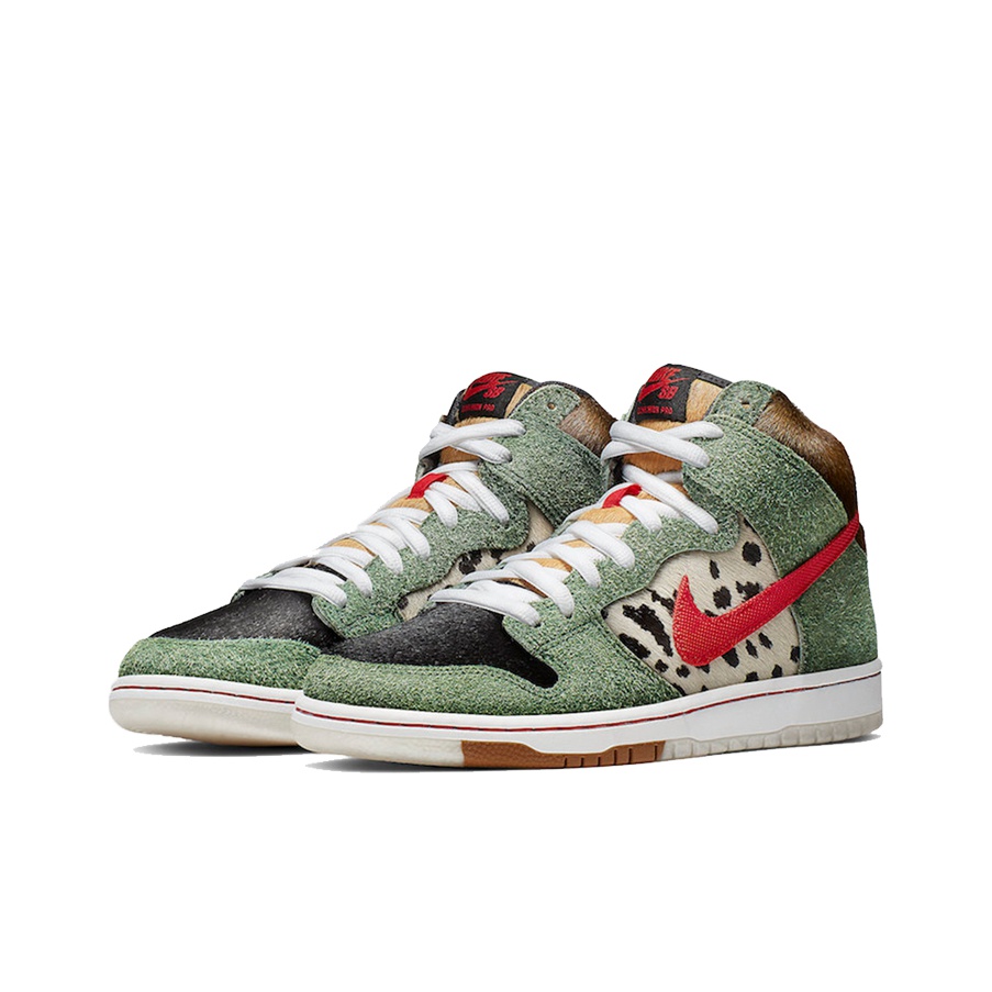 Nike Dunk SB Dog Walker - front view