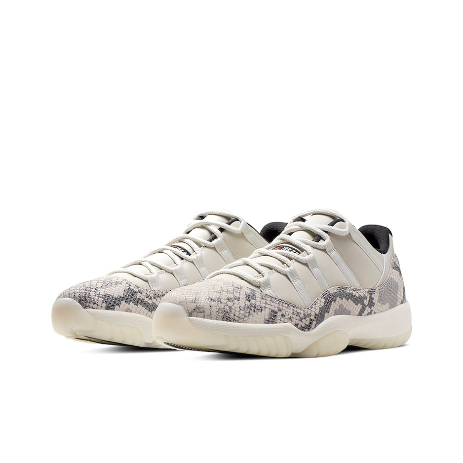Jordan Air Jordan 11 snakeskin - вид спереди