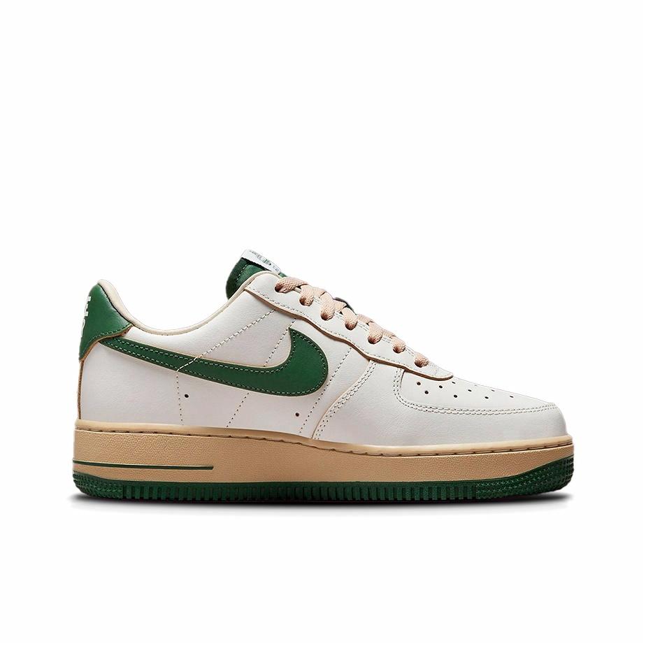 Nike Air Force 1 "Gorge Green" - вид с внутренней стороны