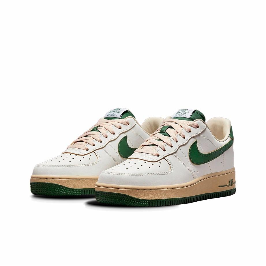 Nike Air Force 1 "Gorge Green" - вид спереди