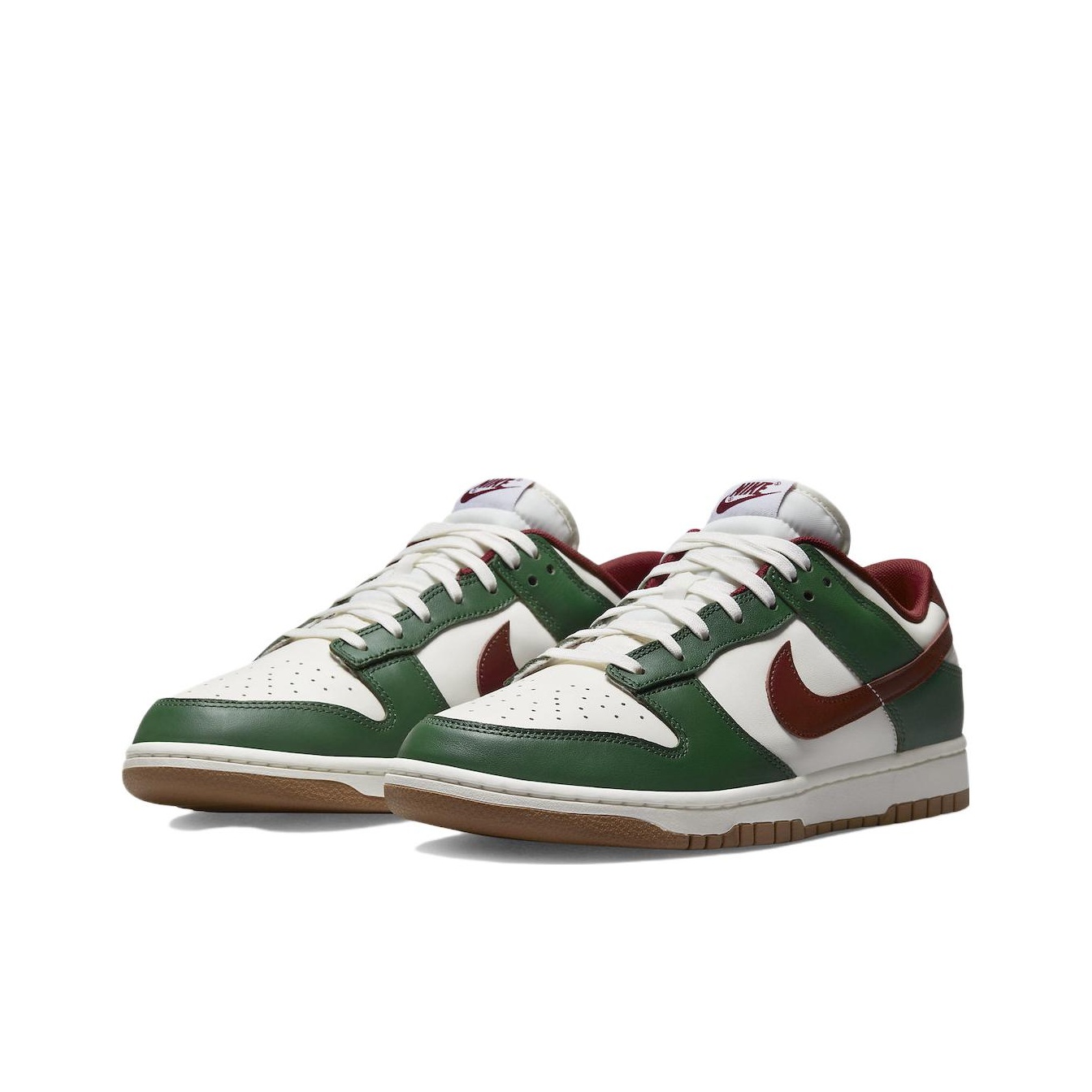 Nike Dunk "Gorge Green" - вид спереди
