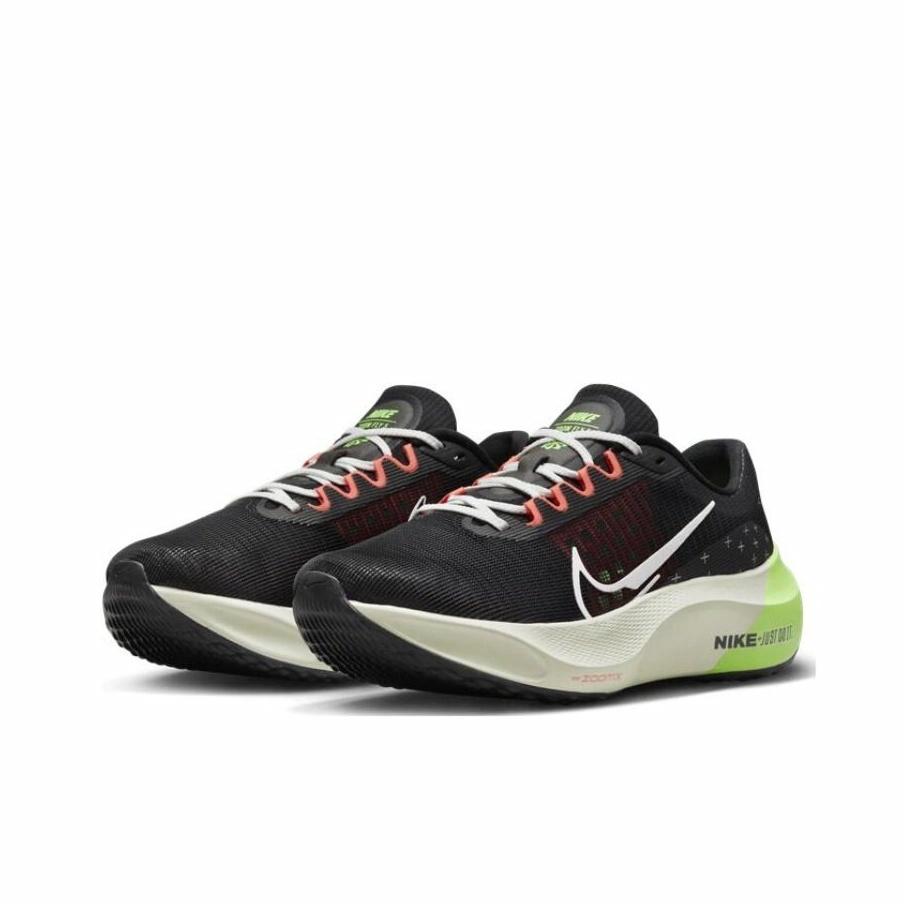Nike Zoom Fly 5 'Black Ghost Green' - вид спереди