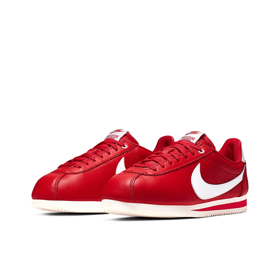 Stranger Things x Nike Cortez OG Pack - вид спереди