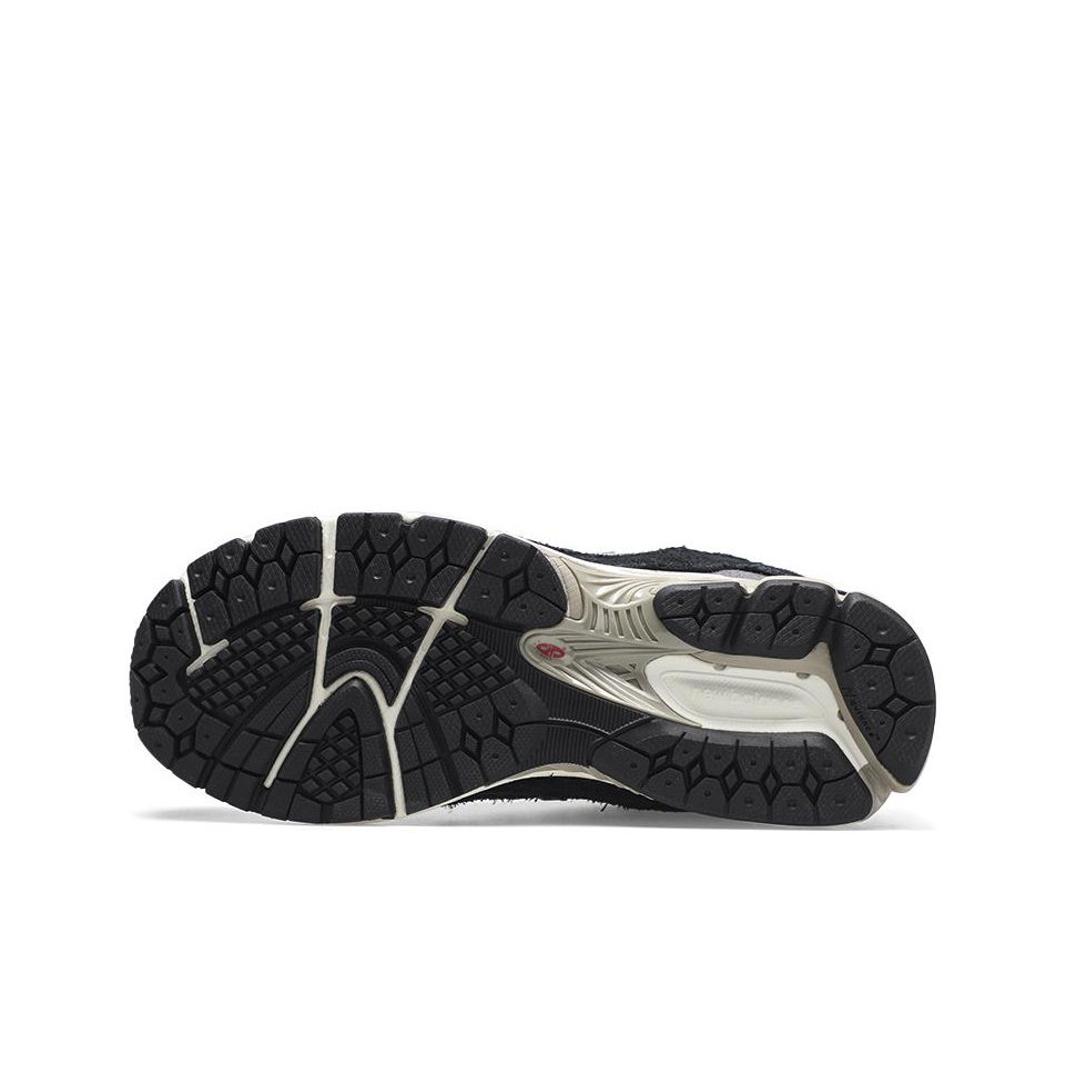 New Balance 2002R "Protection Pack - Black / Grey" (полнота: D) - подошва