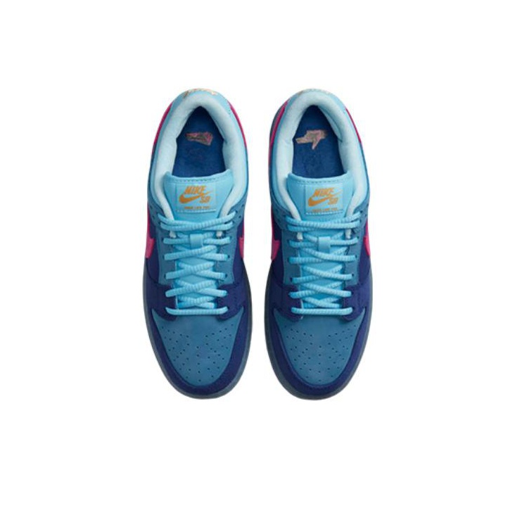 Run The Jewels x Nike Dunk SB - вид сзади