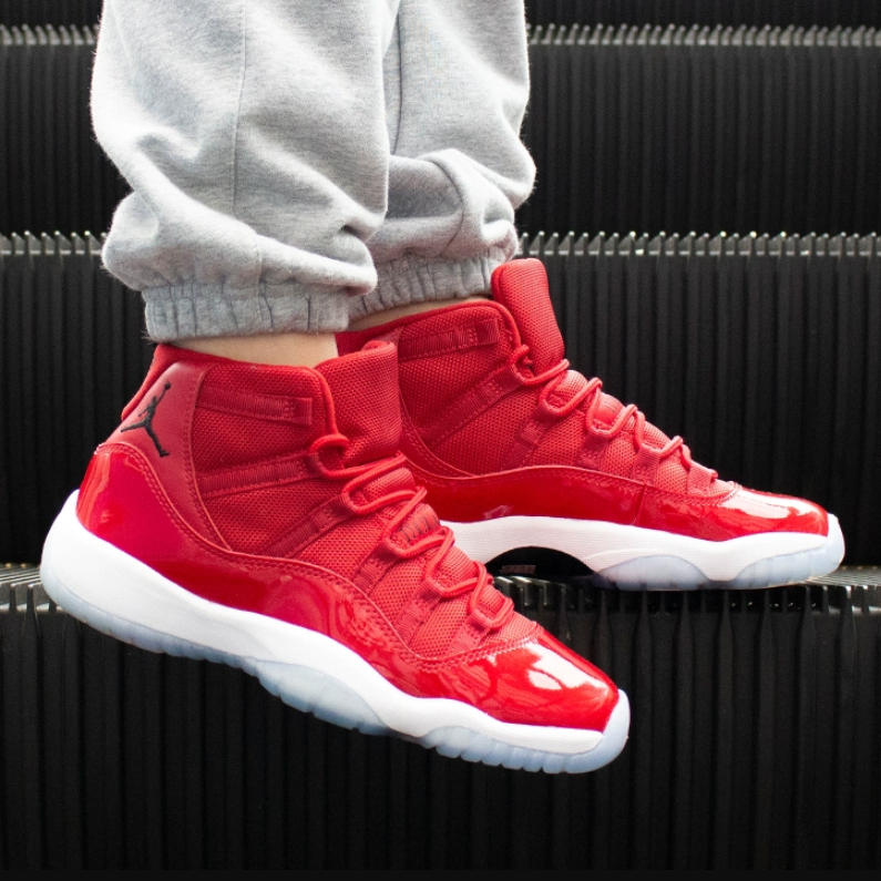 Air Jordan 11 Retro Win Like 96 - вид спереди
