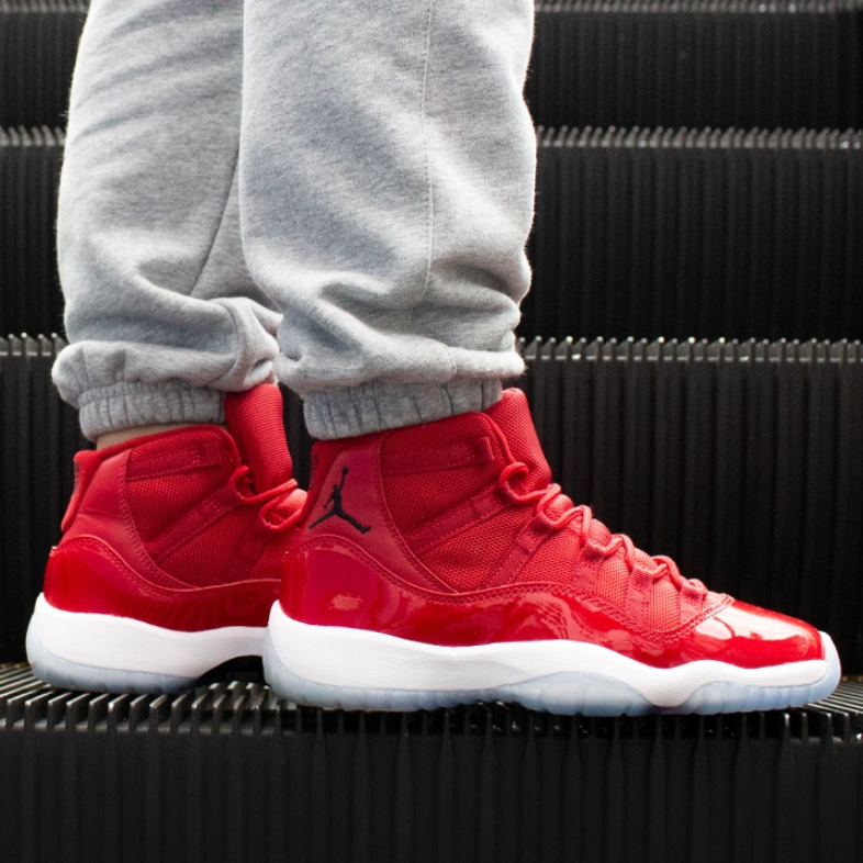 Air Jordan 11 Retro Win Like 96 - вид сзади