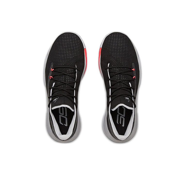 Under Armour Sc 3zer0 III - вид сзади