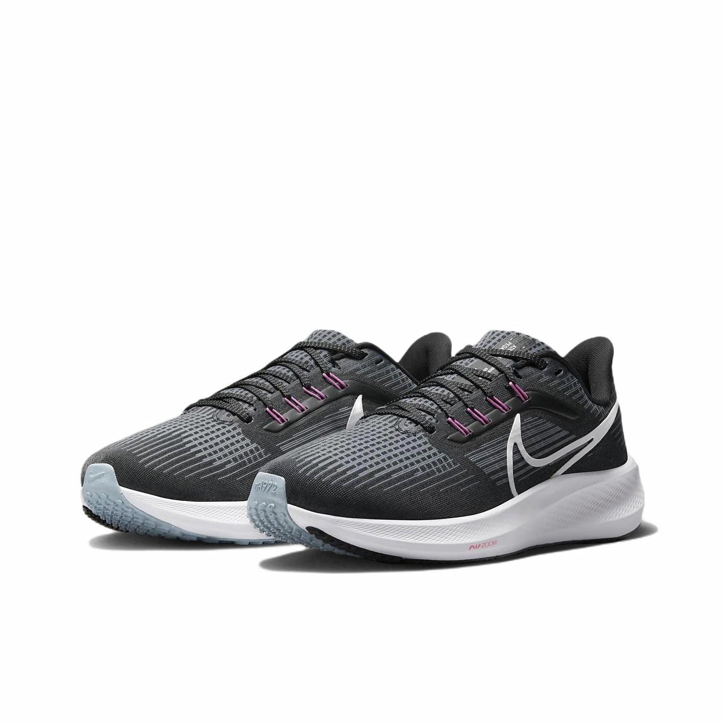 Nike Air Zoom Pegasus 39 'Black White' - вид спереди