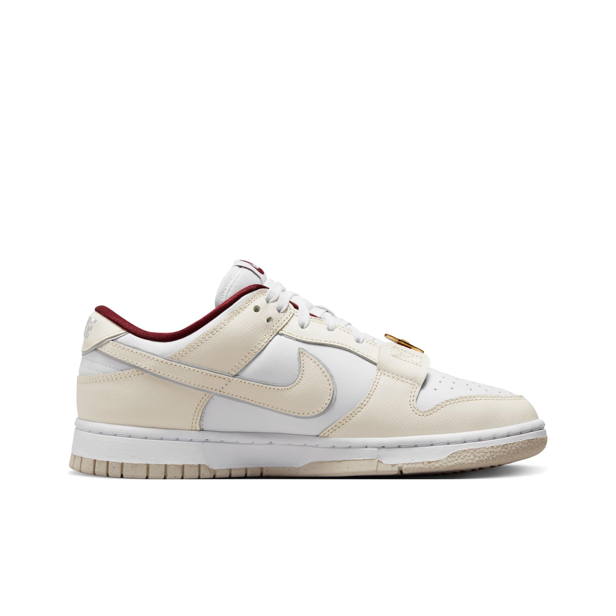 Nike Dunk Low SE "Sisterhood" - вид с внутренней стороны
