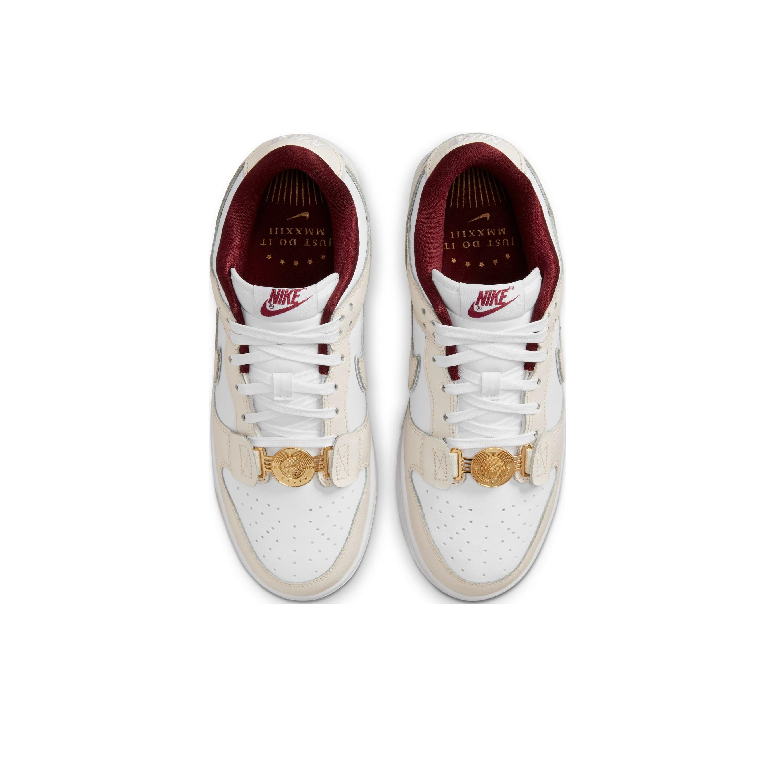Nike Dunk Low SE "Sisterhood" - вид сзади