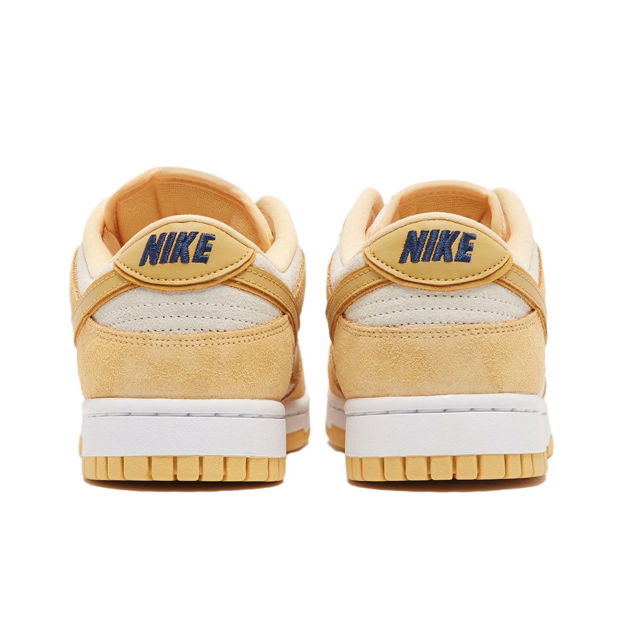 Nike Dunk "Gold Suede" Q - вид сзади