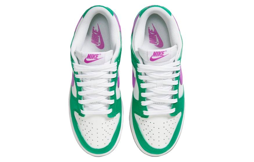 Nike Dunk "Stadium Green and White" - rear view