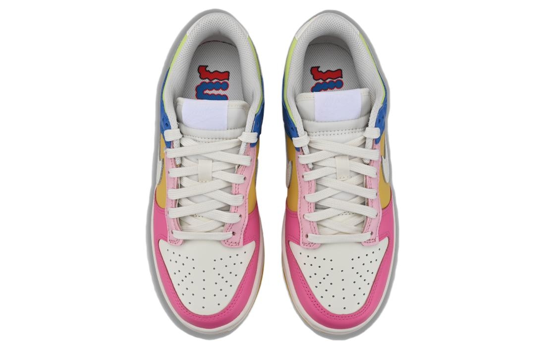 Nike Dunk "Gal Pals" - вид сзади