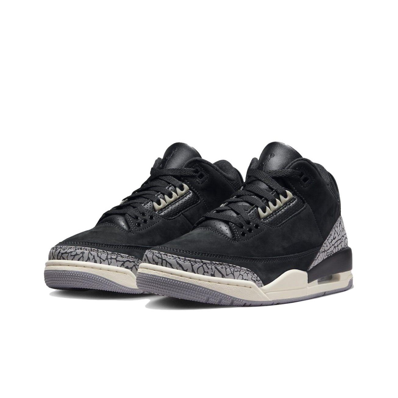 Jordan Air Jordan 3 "Off Noir" - вид спереди