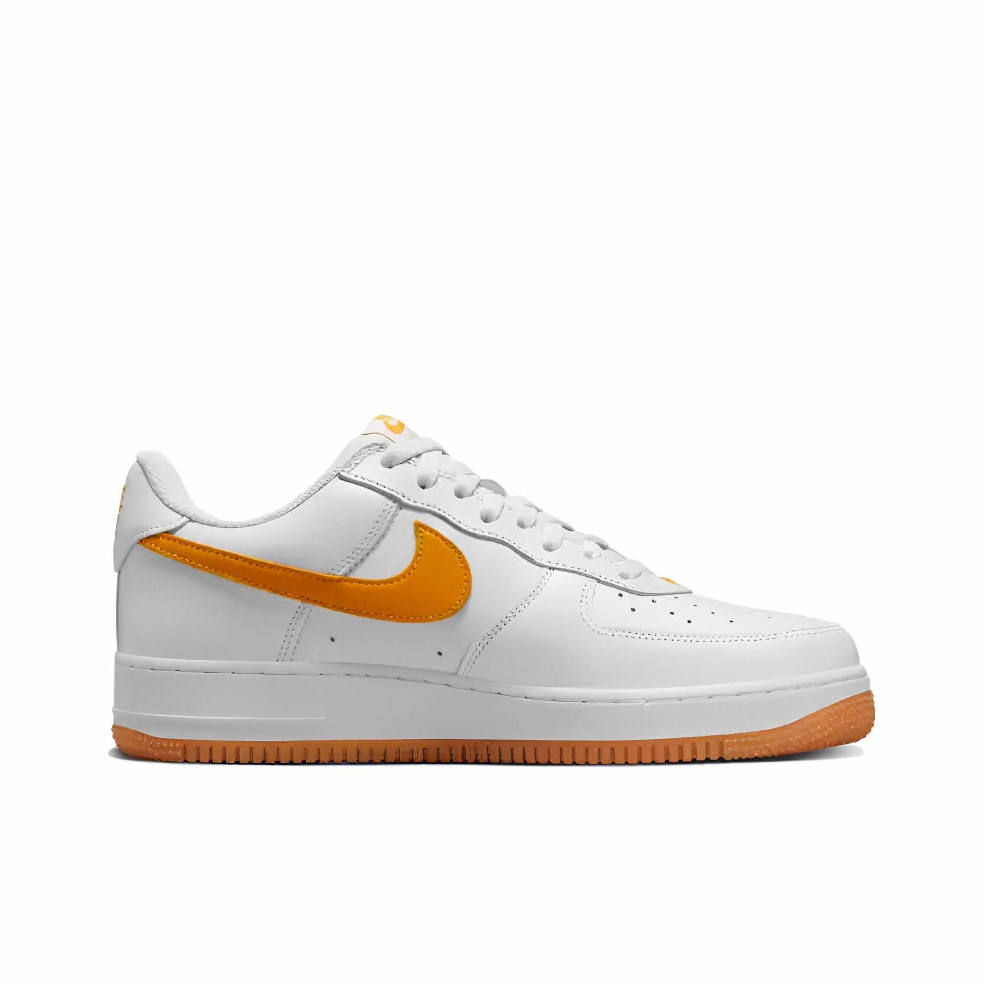 Nike Air Force 1 Low Waterproof White University Gold - вид с внутренней стороны