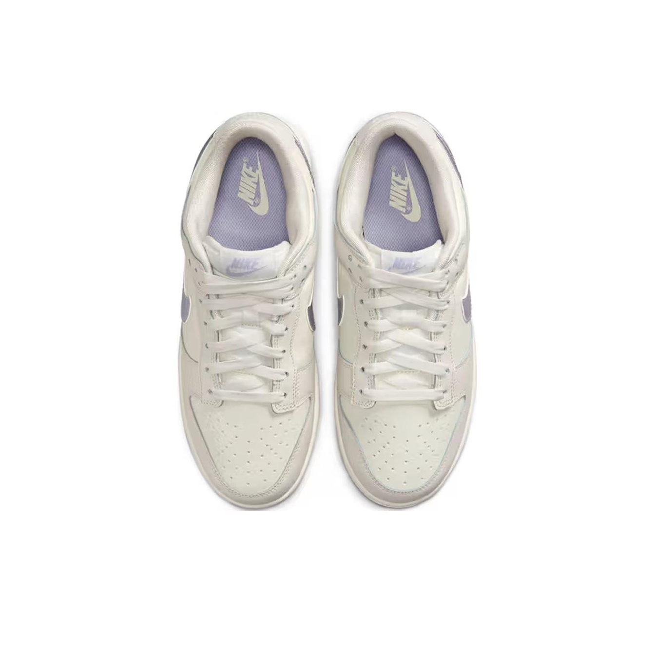 Nike Dunk "Metallic Purple" - вид сзади