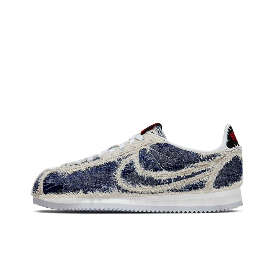 Stranger Things x Nike Cortez Upside Down - вид с внутренней стороны