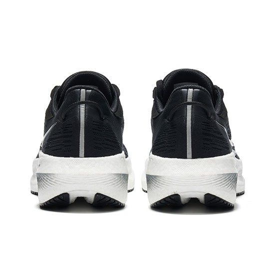 Saucony Triumph 21 'Black White' - вид сзади