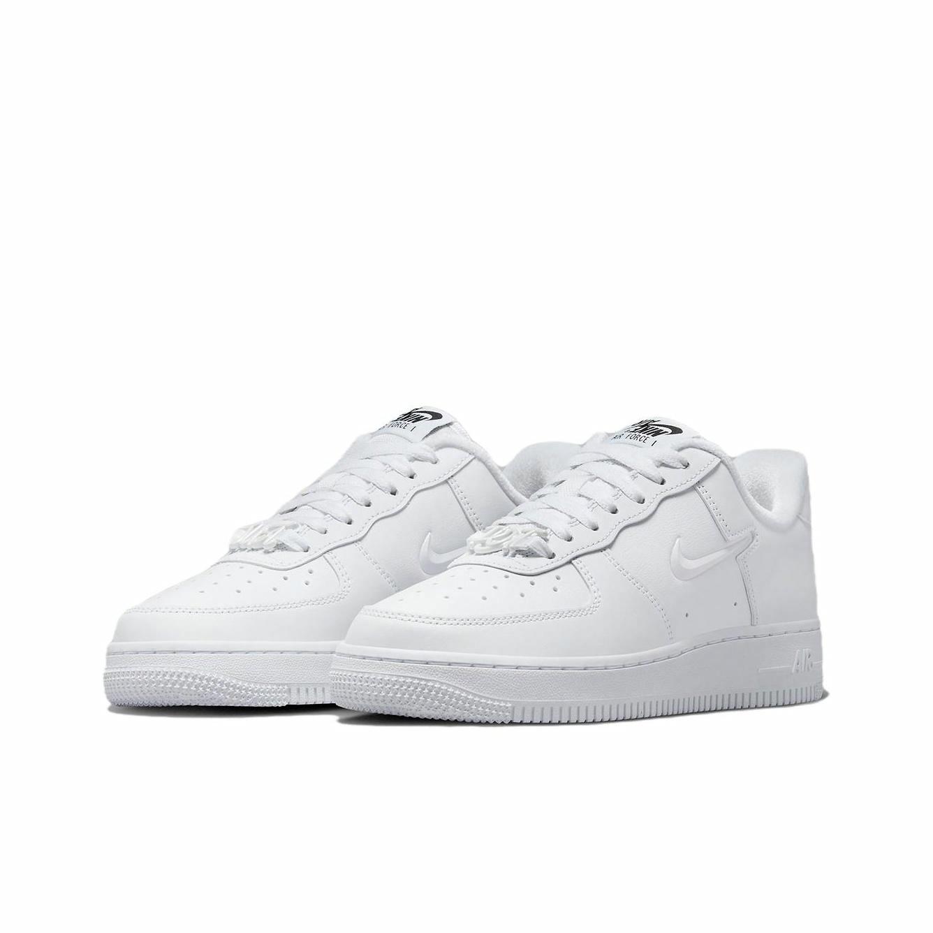 Nike Air Force 1 LOW - вид спереди