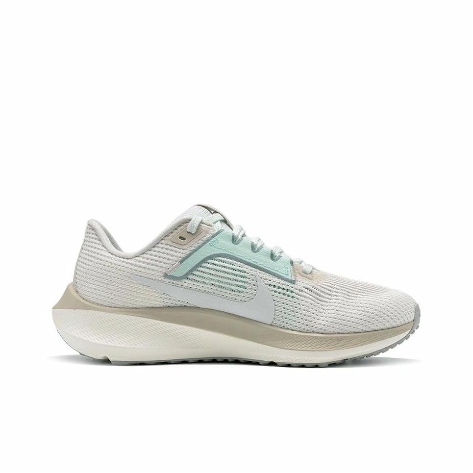 Nike Air Zoom Pegasus 40 - вид с внутренней стороны