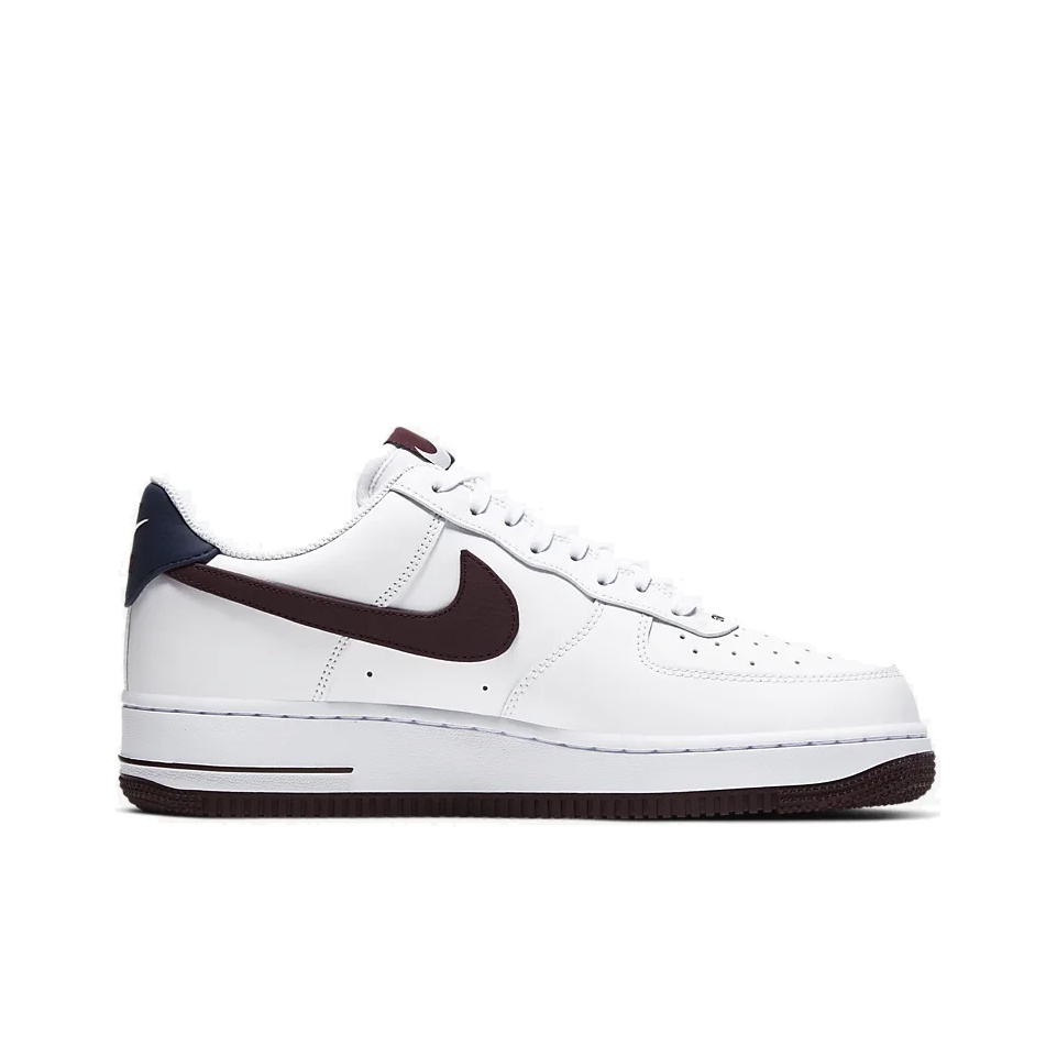 Nike Air Force 1 07 LV8 4 "Swoosh Pack" - вид с внутренней стороны