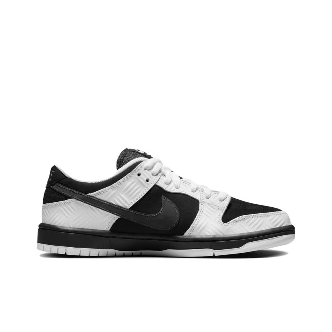 TIGHTBOOTH x Nike Dunk SB Low - вид с внутренней стороны