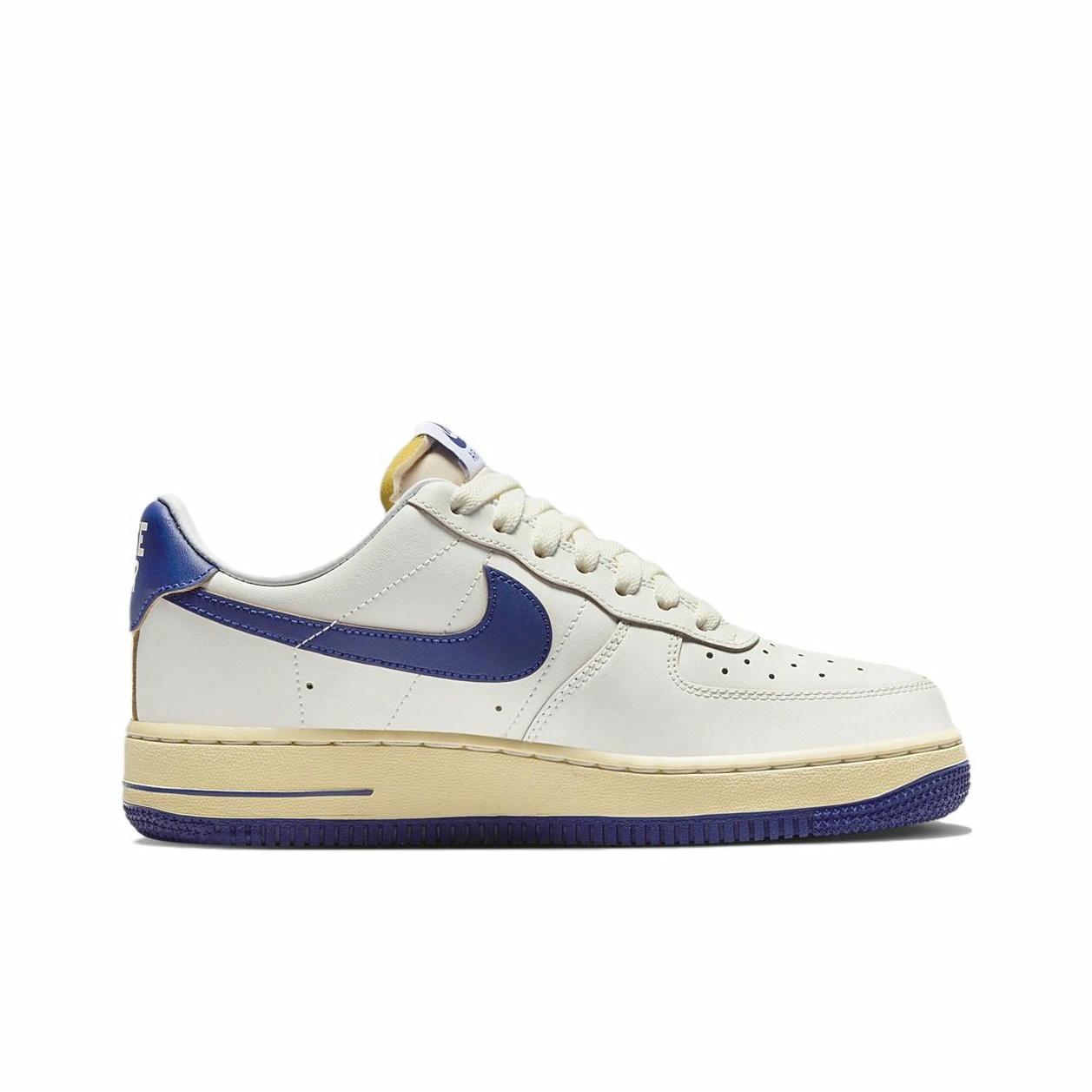 Nike Air Force 1 LOW - вид с внутренней стороны