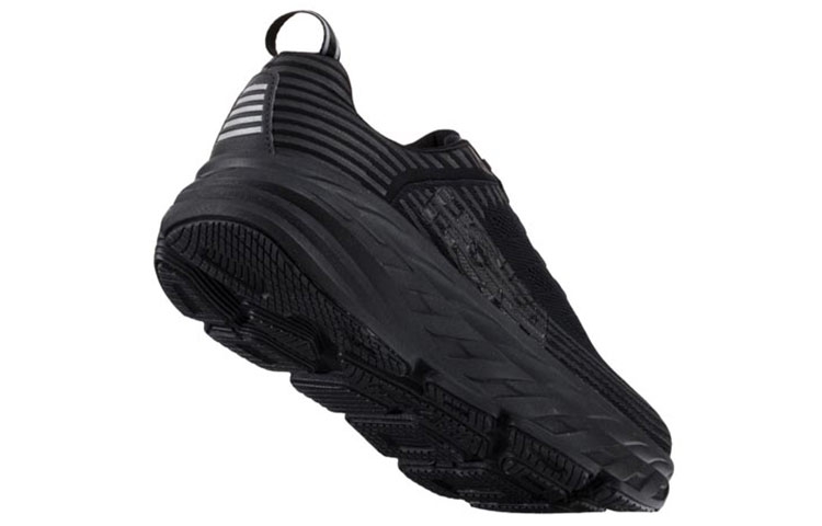 HOKA ONE ONE Bondi 6 Triple Black - вид спереди