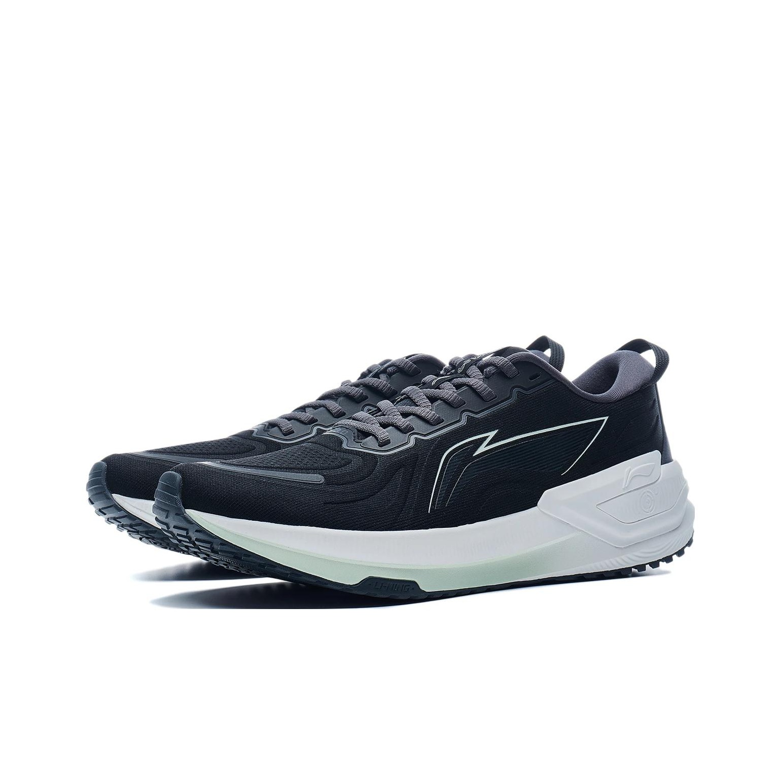 Li-Ning Yueying 3 'Black White' - вид спереди