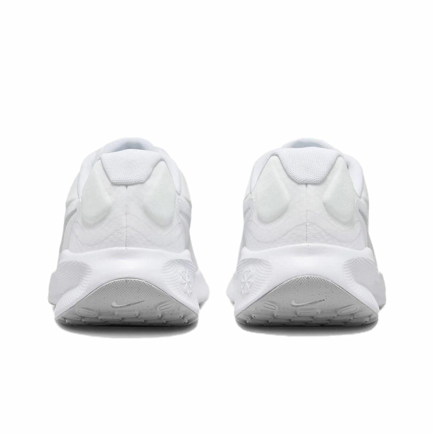 Nike REVOLUTION 7 - подошва