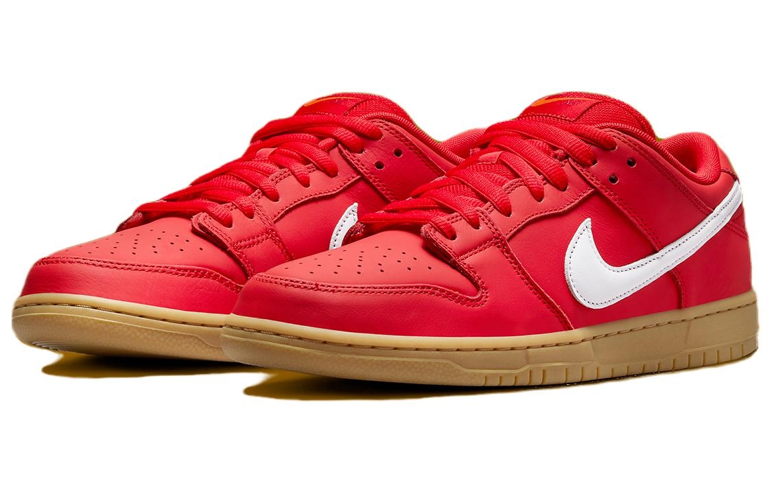 Nike Dunk SB "University Red" - вид спереди