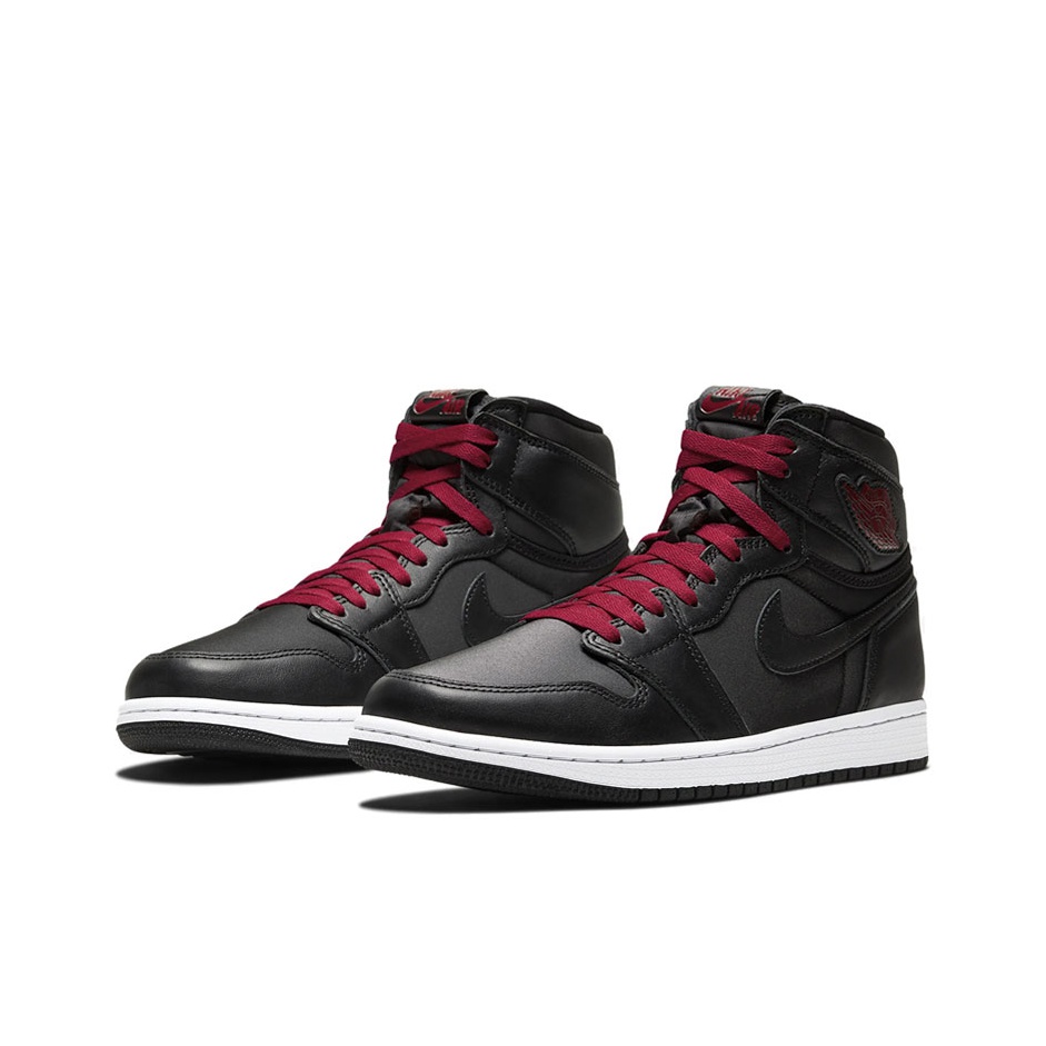 Jordan Air Jordan 1 Retro High Og Black Satin - вид спереди