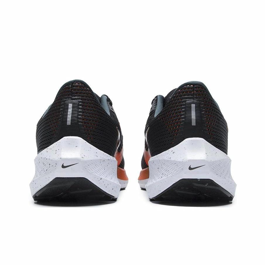 Nike Air Zoom Pegasus 40 - вид сзади