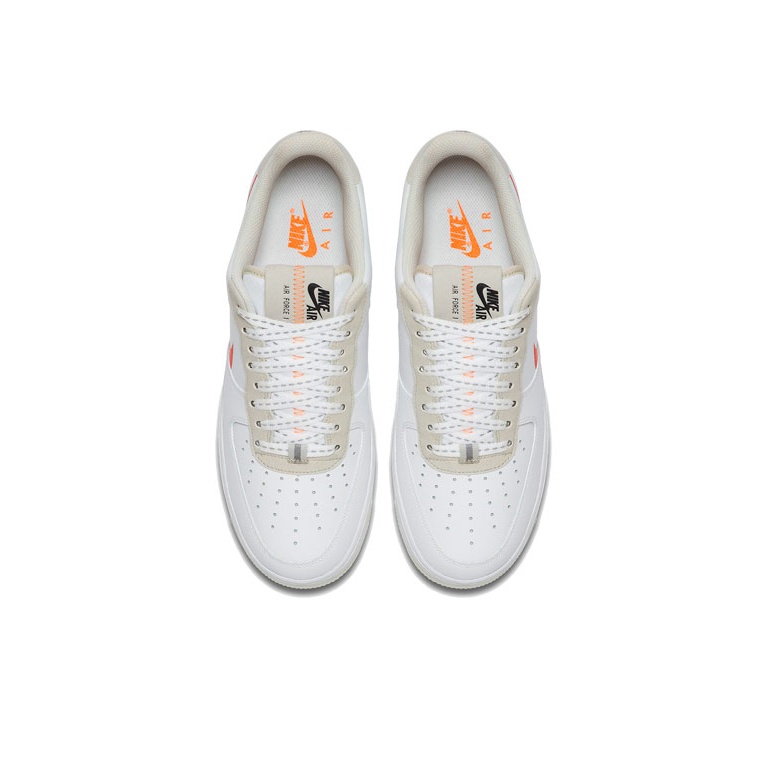 Nike Air Force 1 07 LV8 - вид сзади