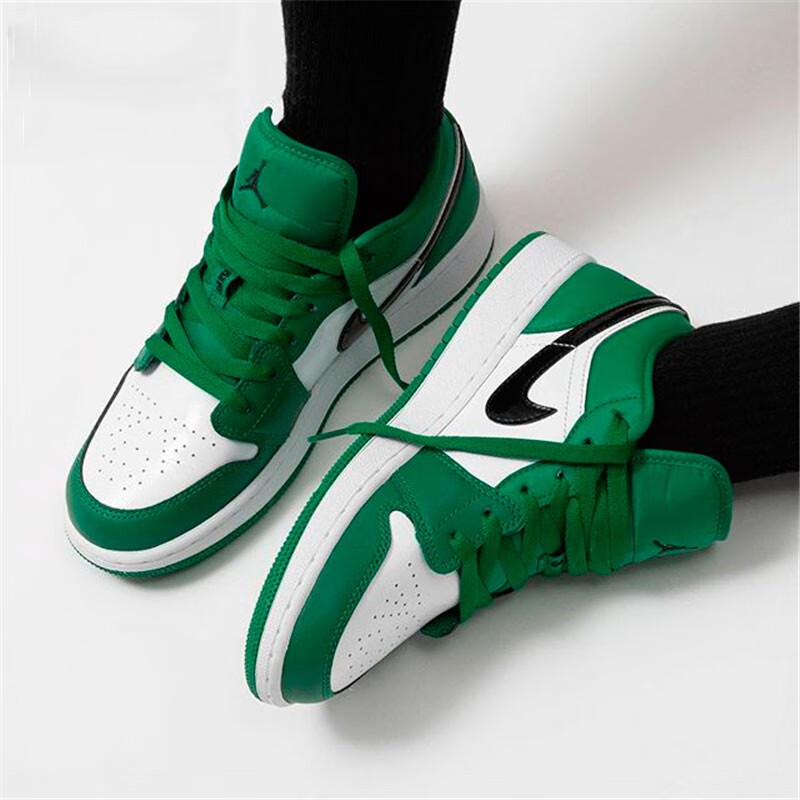 Jordan Air Jordan 1 Low GS Pine Green - вид спереди