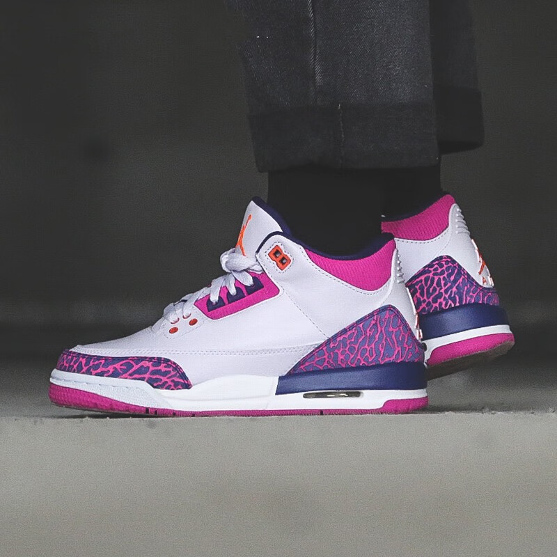 Jordan Air Jordan 3 Barely Grape - вид спереди