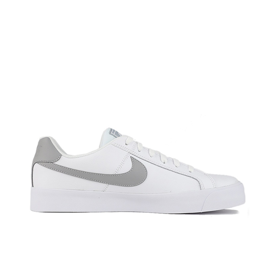 Nike Court Royale AC White - вид с внутренней стороны