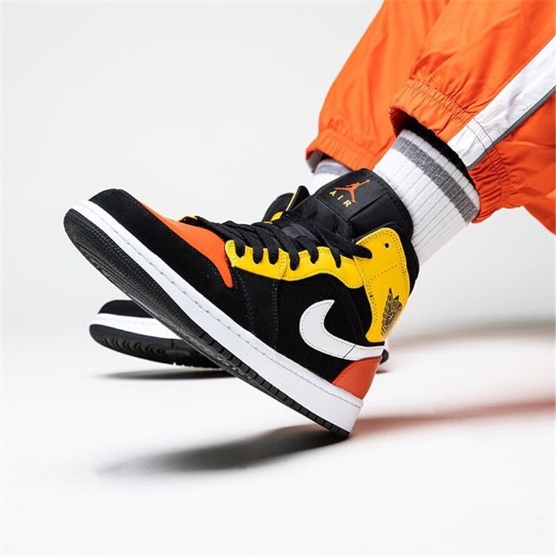 Jordan Air Jordan 1 Mid SE - вид спереди