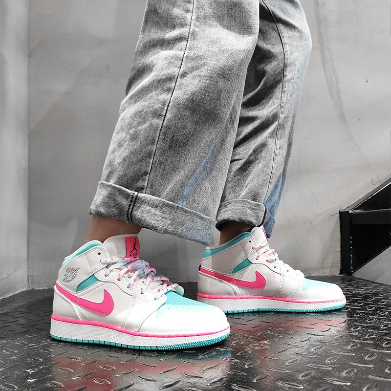 Jordan Air Jordan 1 Mid Digital Pink - вид с внутренней стороны
