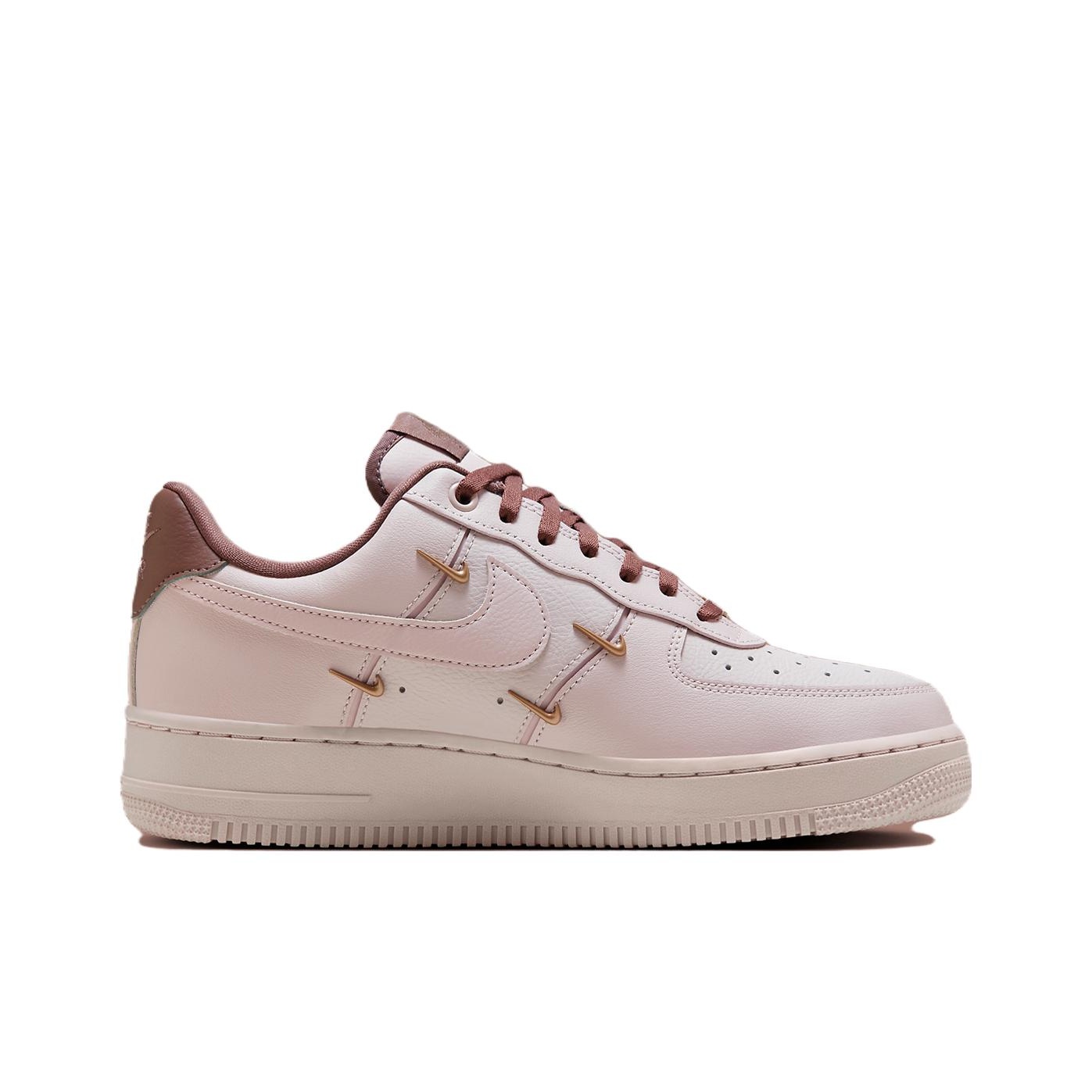 Nike Air Force 1 - вид с внутренней стороны