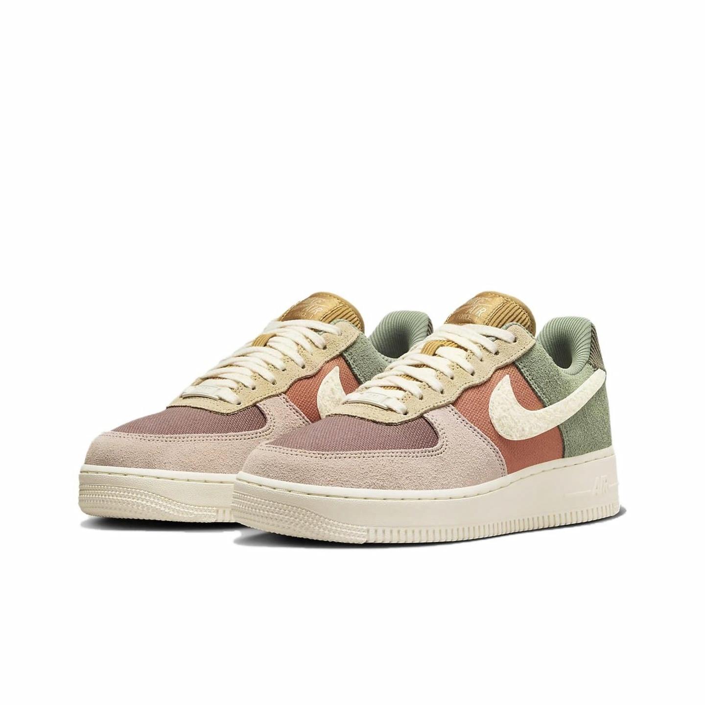 Nike Air Force 1 '07 LX Oil Green/Pale Ivory - вид спереди