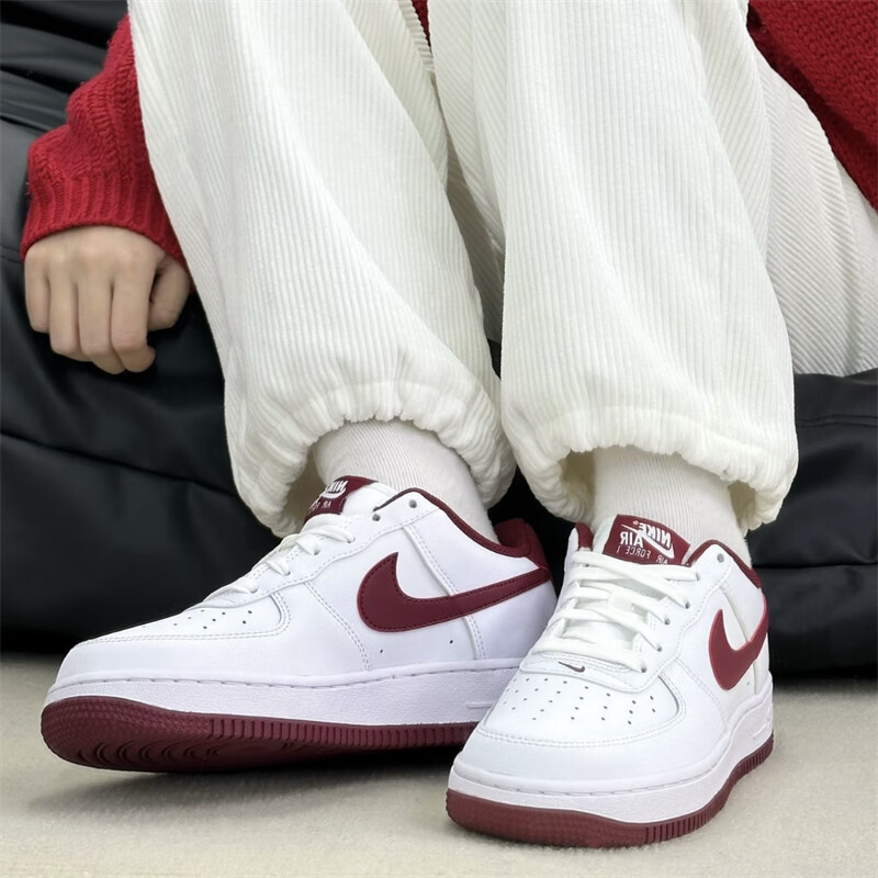 Nike Air Force 1 - вид сзади